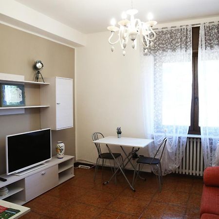 Appartamento Delle Rose Sesto Calende Kültér fotó