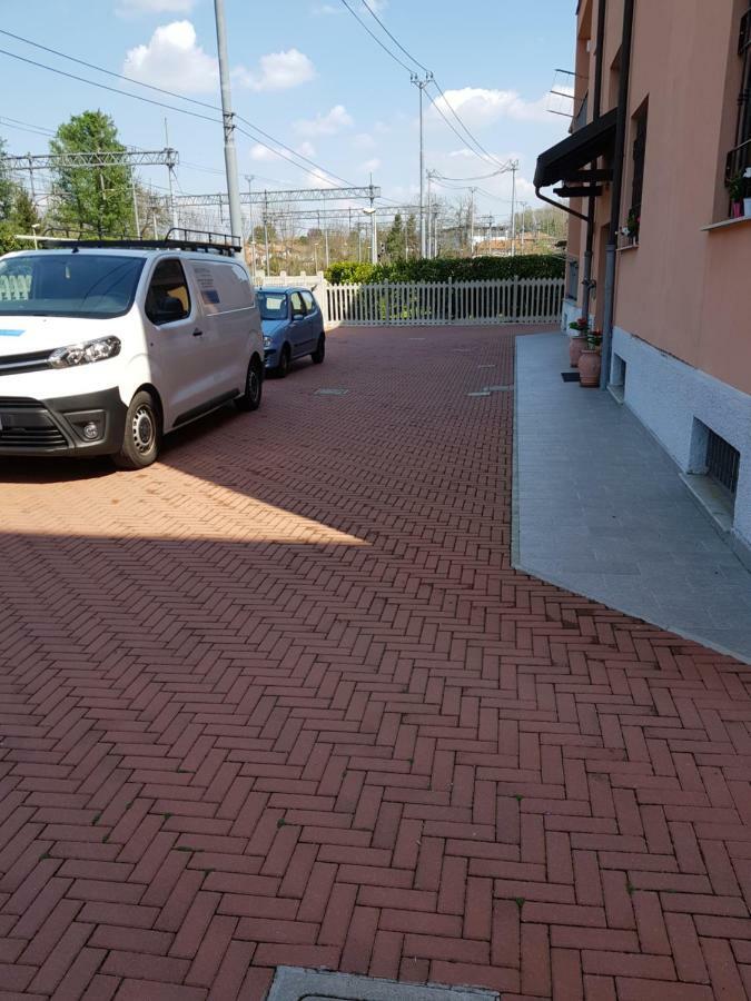 Appartamento Delle Rose Sesto Calende Kültér fotó